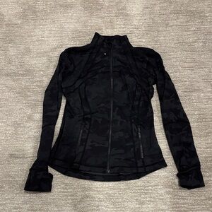 Lululemon define jacket size 8. Gray and black camo.
